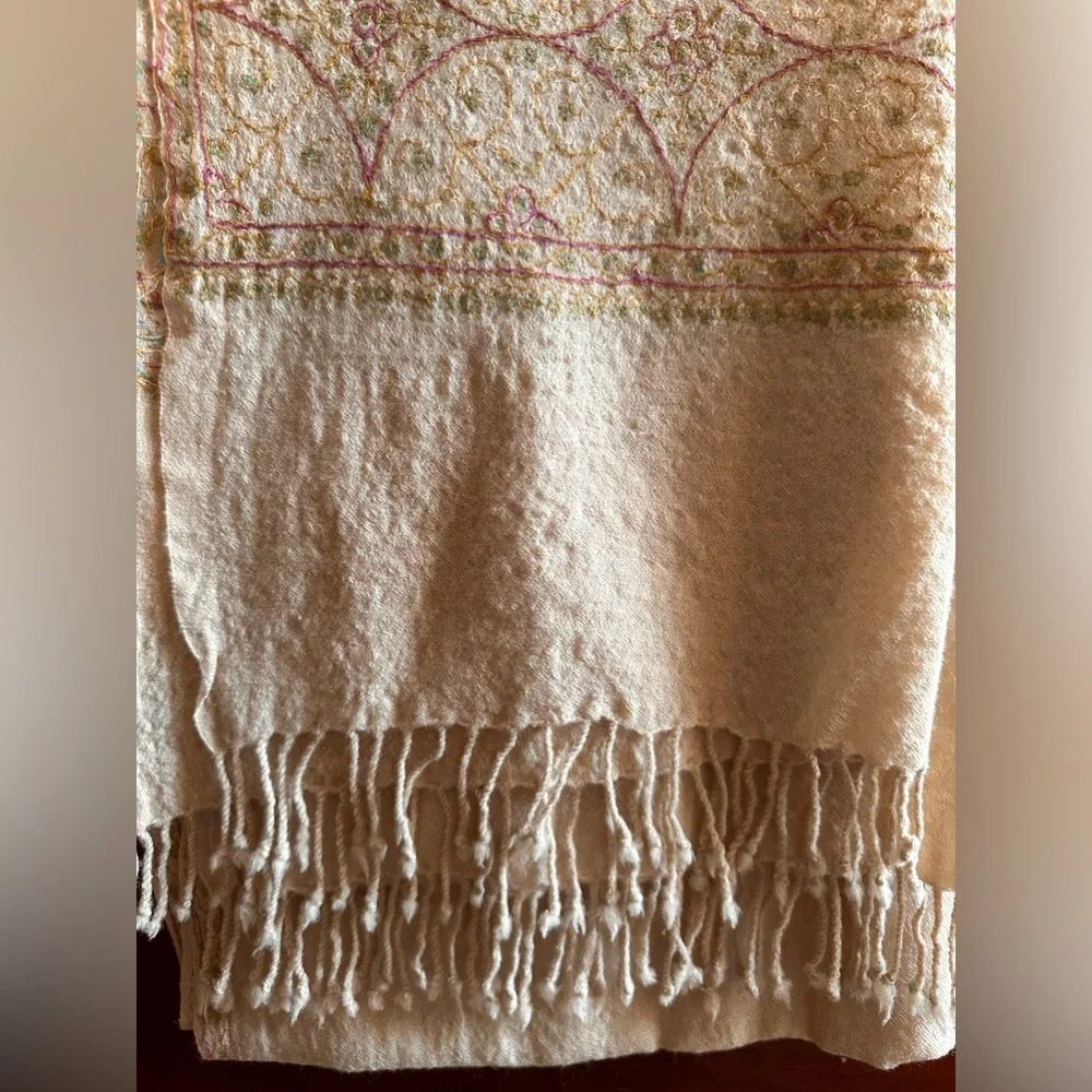 LADIES Handmade Embroidered Vintage Cream Middle Eastern Pashmina Scarf